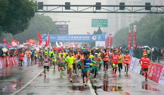 亲历杭州马拉松:一场让“黑户”疯狂的奔跑游戏