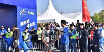 奔跑的 世界小商品之都 义乌马拉松赛成全民节日